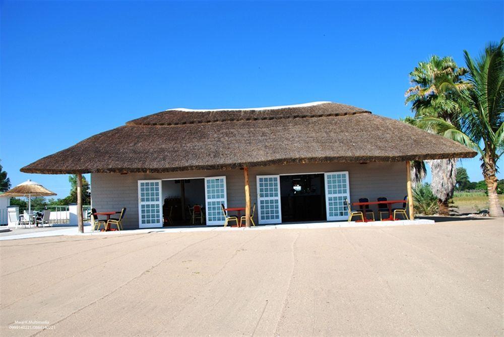 Skinny Hippos Lodge Mangochi Exterior foto