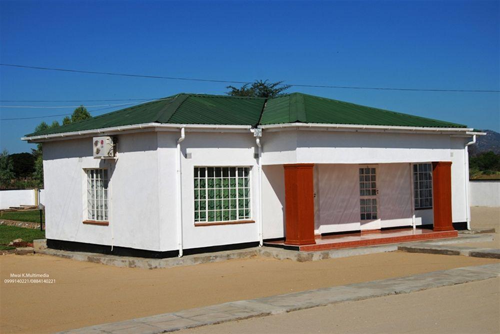 Skinny Hippos Lodge Mangochi Exterior foto