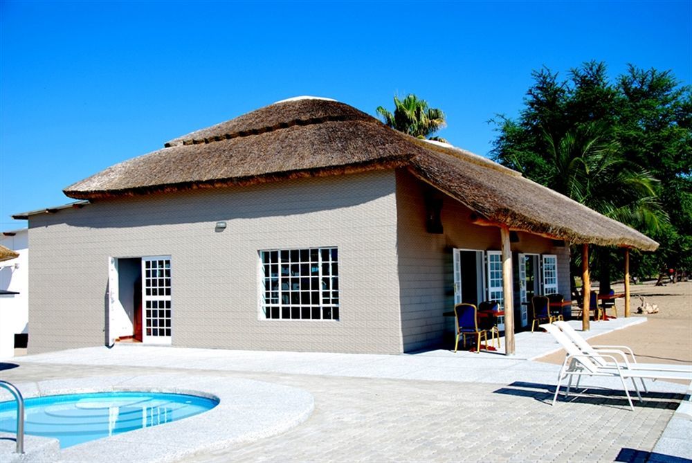 Skinny Hippos Lodge Mangochi Exterior foto